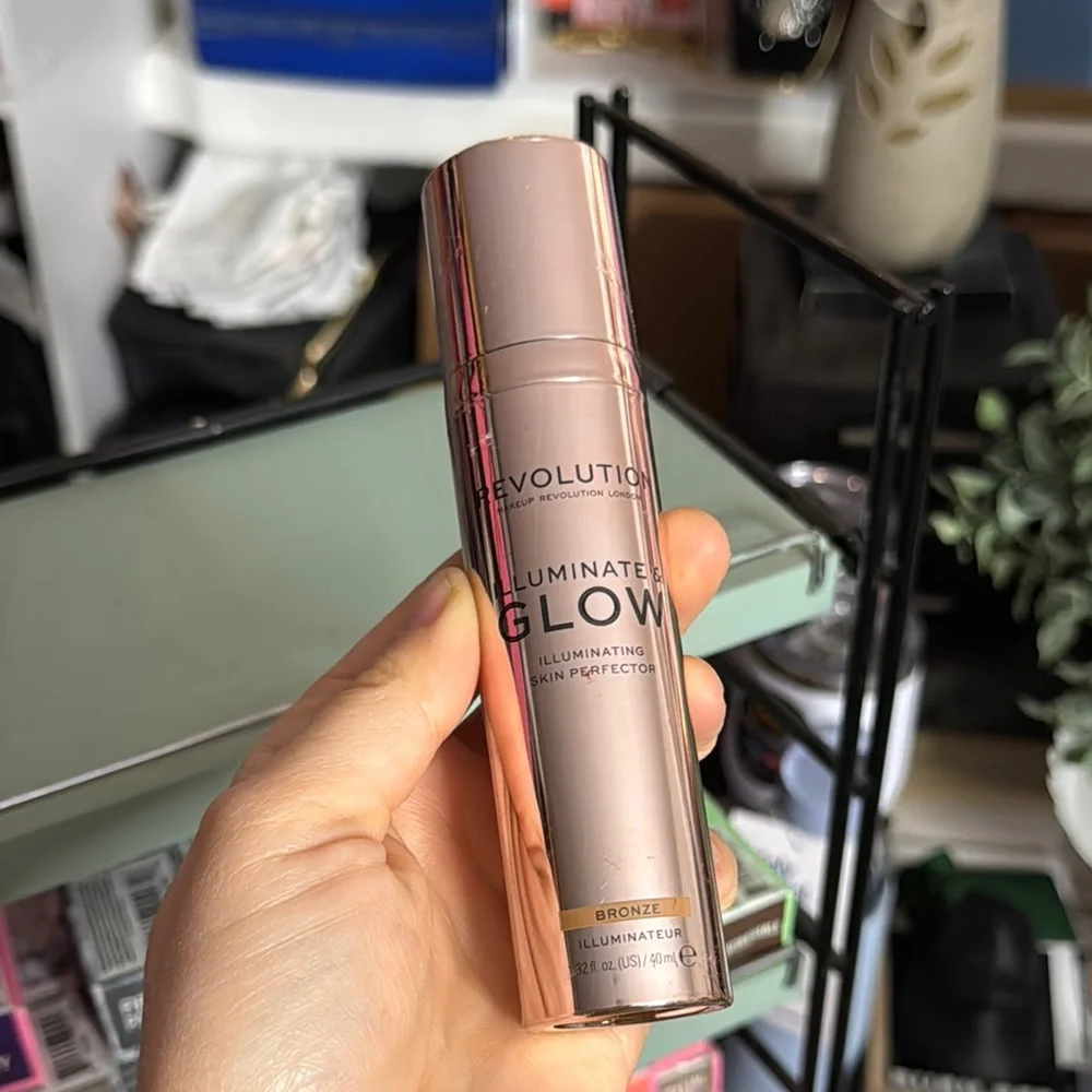 Revolution Illuminate Glow Skin Perfecting Bronzer